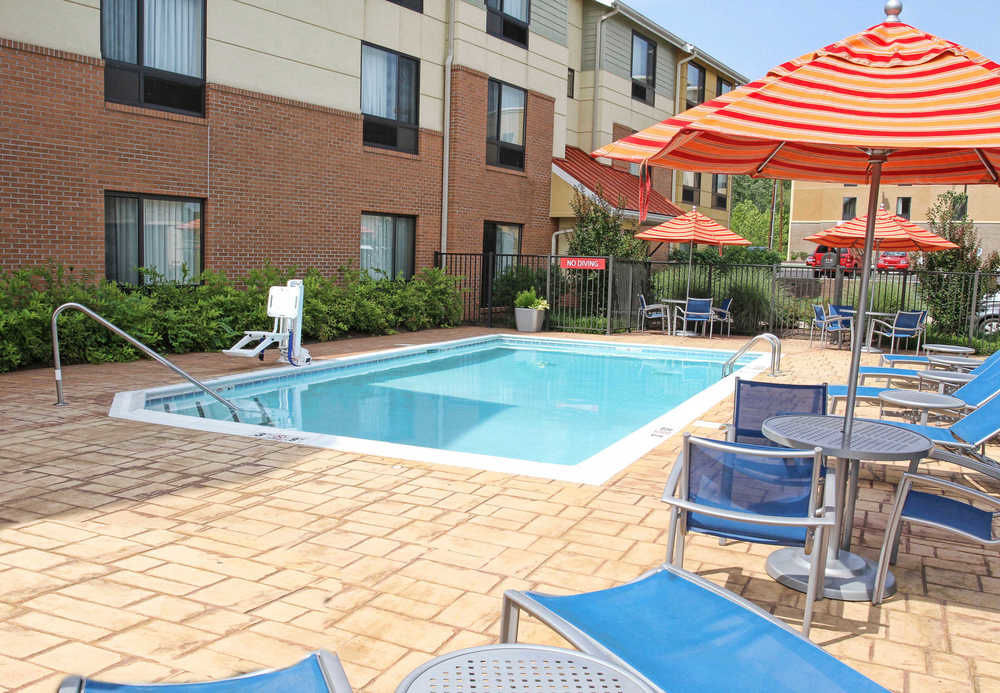 Towneplace Suites הנטינגטון מראה חיצוני תמונה